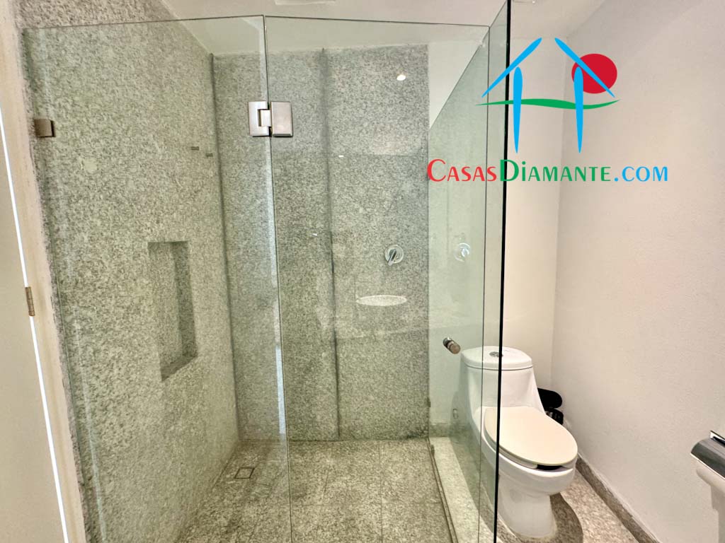 Solar Villas Resort 7 301 - Baño completo 2